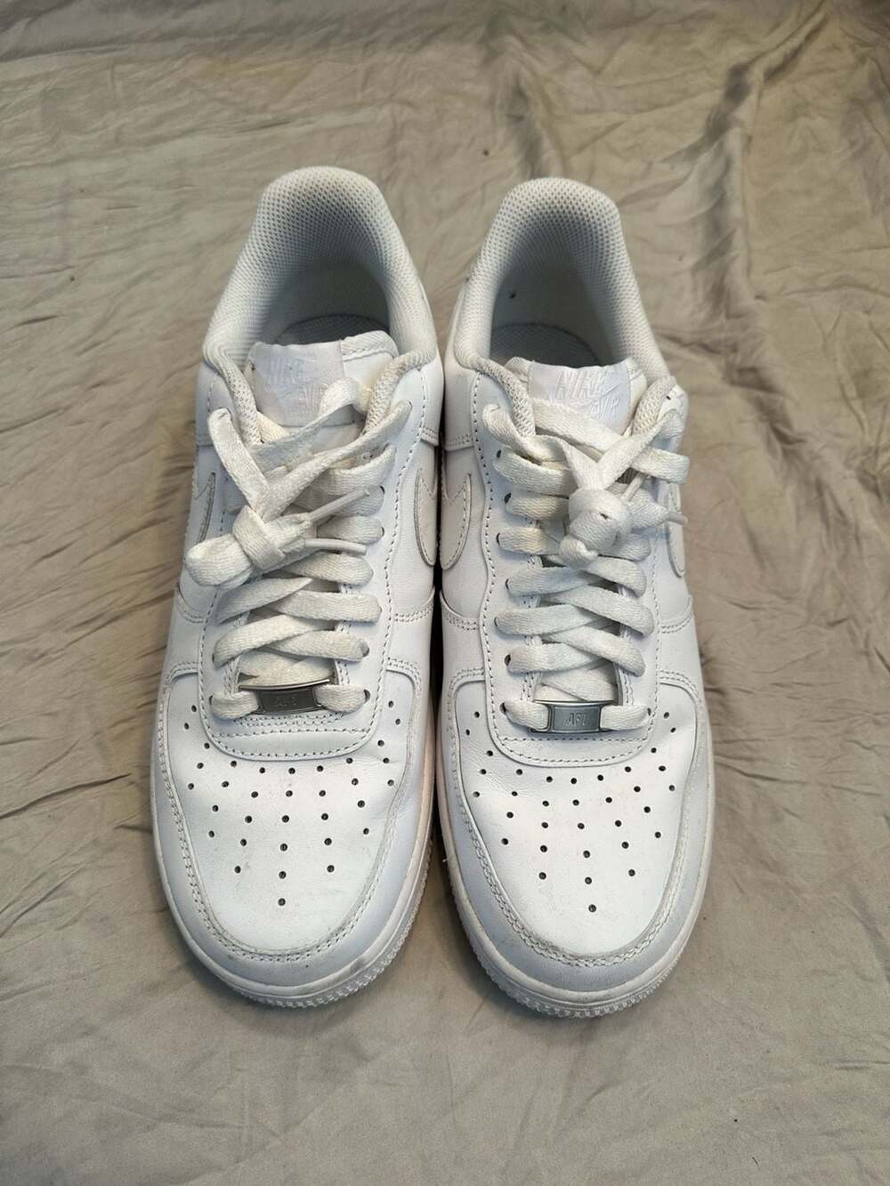 Nike Air Force 1 Low Triple White Sneakers Size 8
No Box